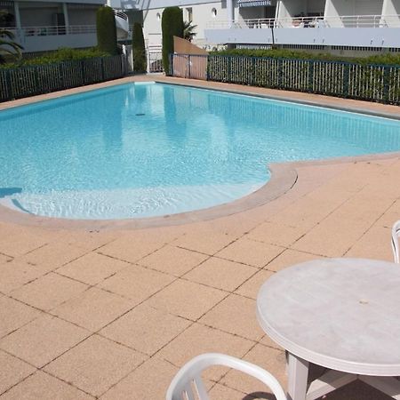 Agreable Appartement 4 Personnes A Villeneuve-Loubet Plage, Piscine, Mer, Commerces A Proximite מראה חיצוני תמונה