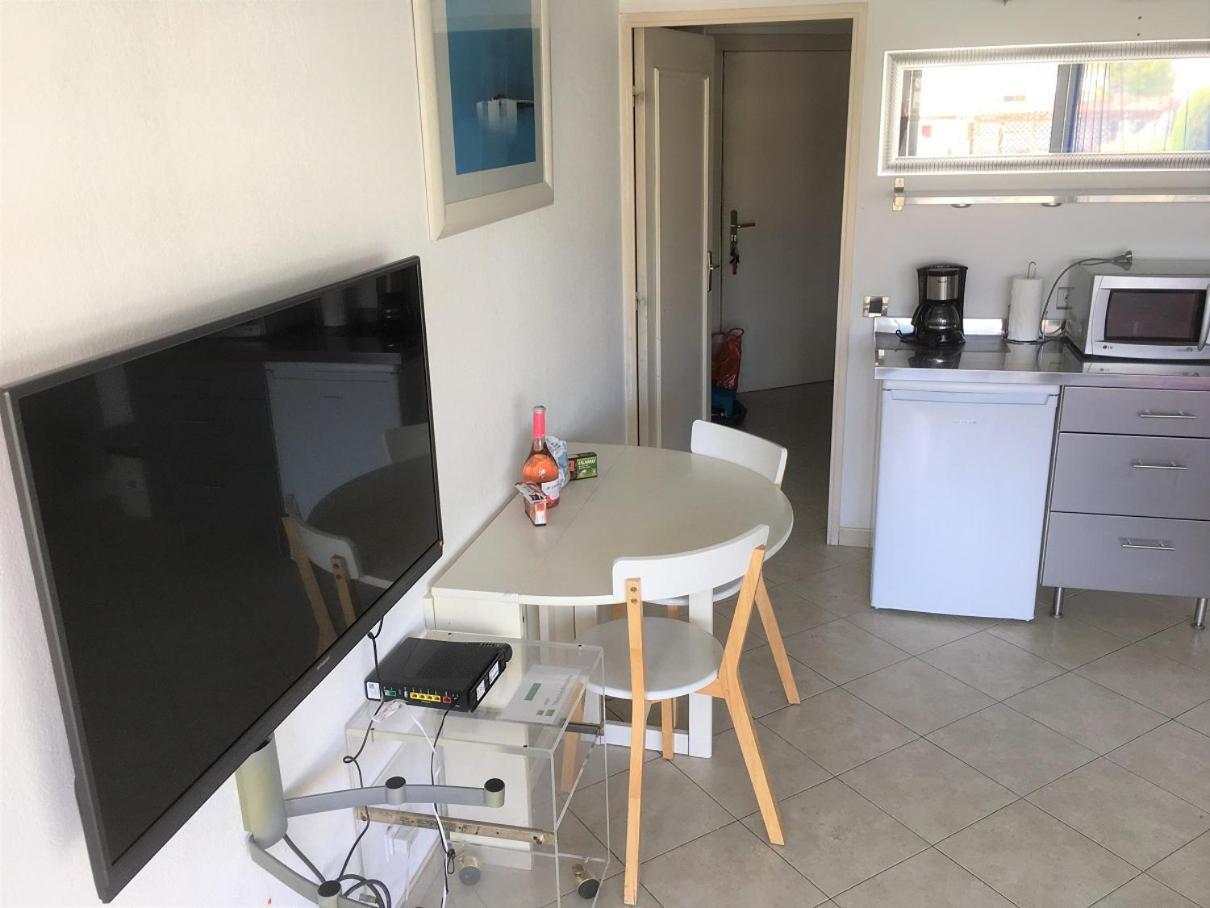 Agreable Appartement 4 Personnes A Villeneuve-Loubet Plage, Piscine, Mer, Commerces A Proximite מראה חיצוני תמונה