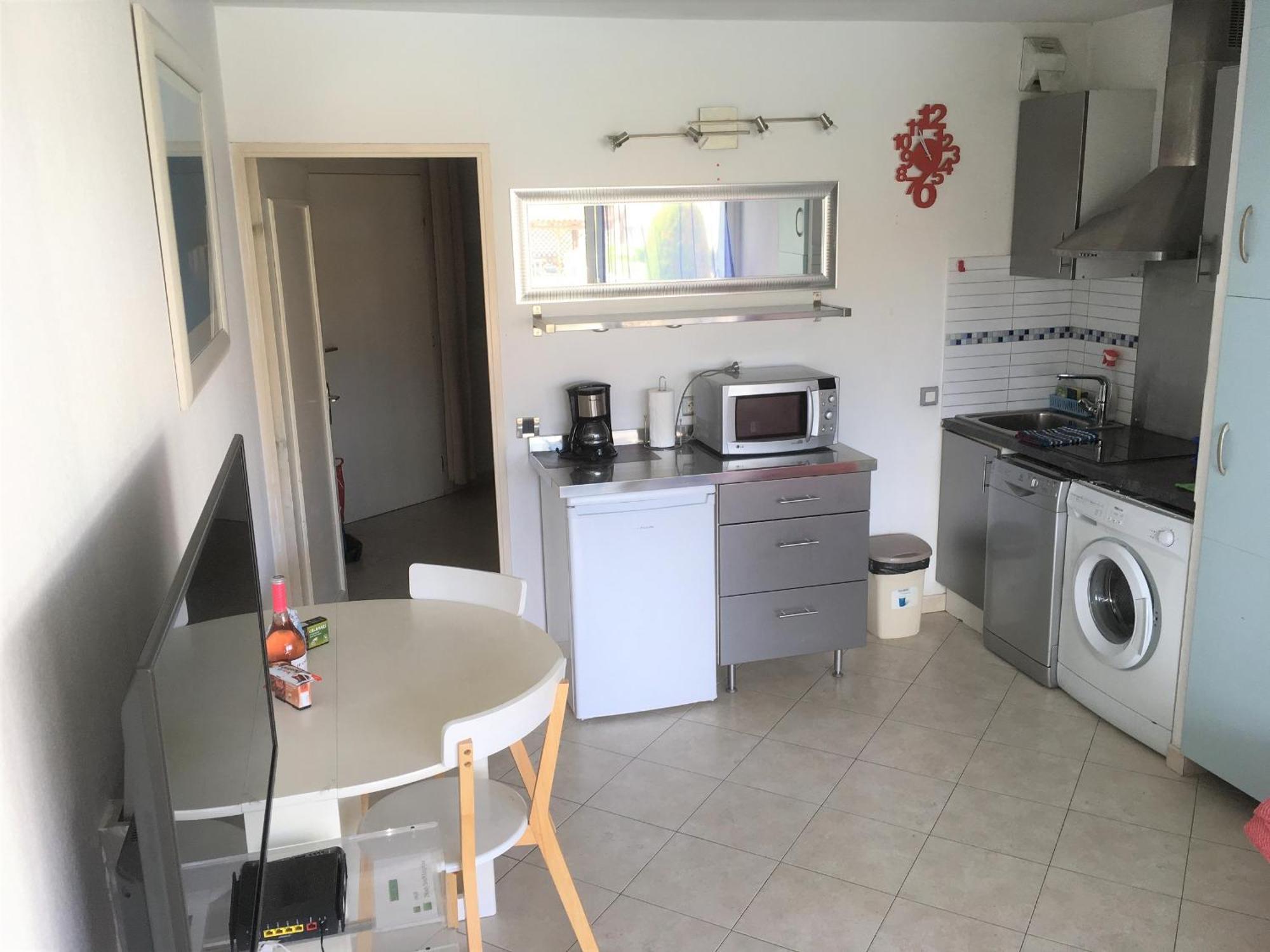 Agreable Appartement 4 Personnes A Villeneuve-Loubet Plage, Piscine, Mer, Commerces A Proximite מראה חיצוני תמונה